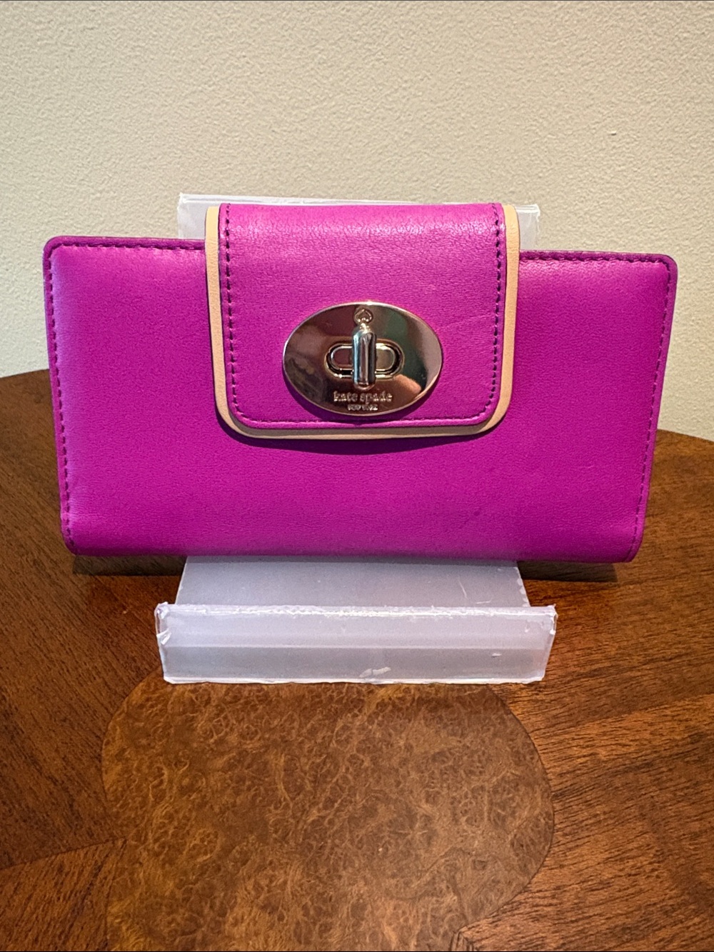 kate spade long wallet bifold turn lock flap Leather orchid/tan trim